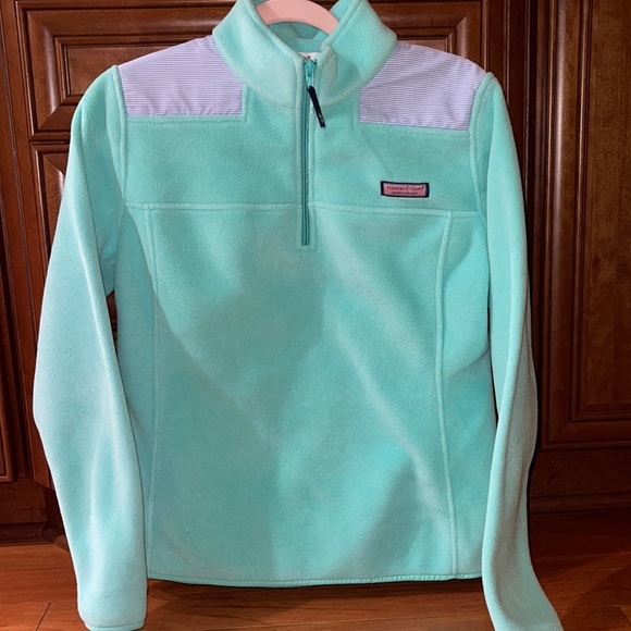 Vineyard Vines 1/4 Zip - Picture 1 of 4